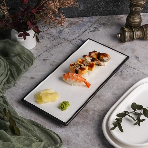 Блюдо 31*14 см с черным основанием, фарфор, P.L. Proff Cuisine
