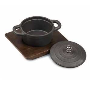 Кастрюля черная 8х4.5см на деревянной подставке