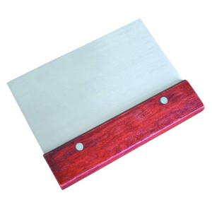 Скребок с деревянной ручкой 15х8см нержавеющая сталь Скребок с деревянной ручкой 15х8см нержавеющая сталь